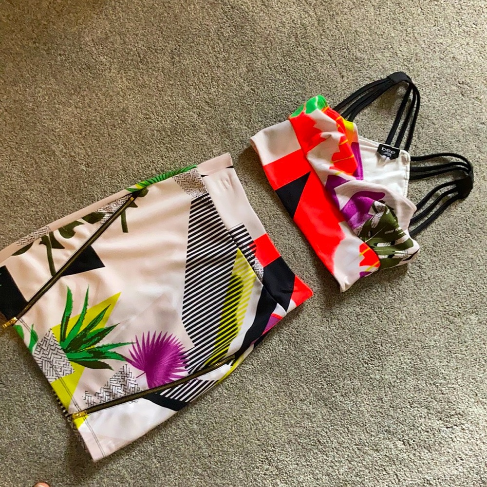 Colorful 2 piece skirt and shirt set. Size xsmall